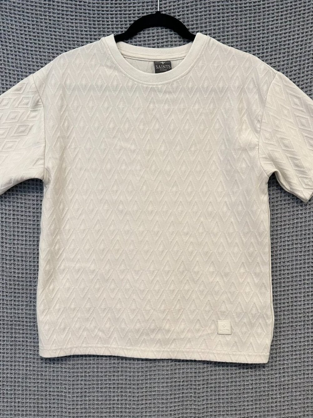 SAINTS STUDIO Textured Knit Geometric Diamond Tee Cream Off-White Size L 14/16